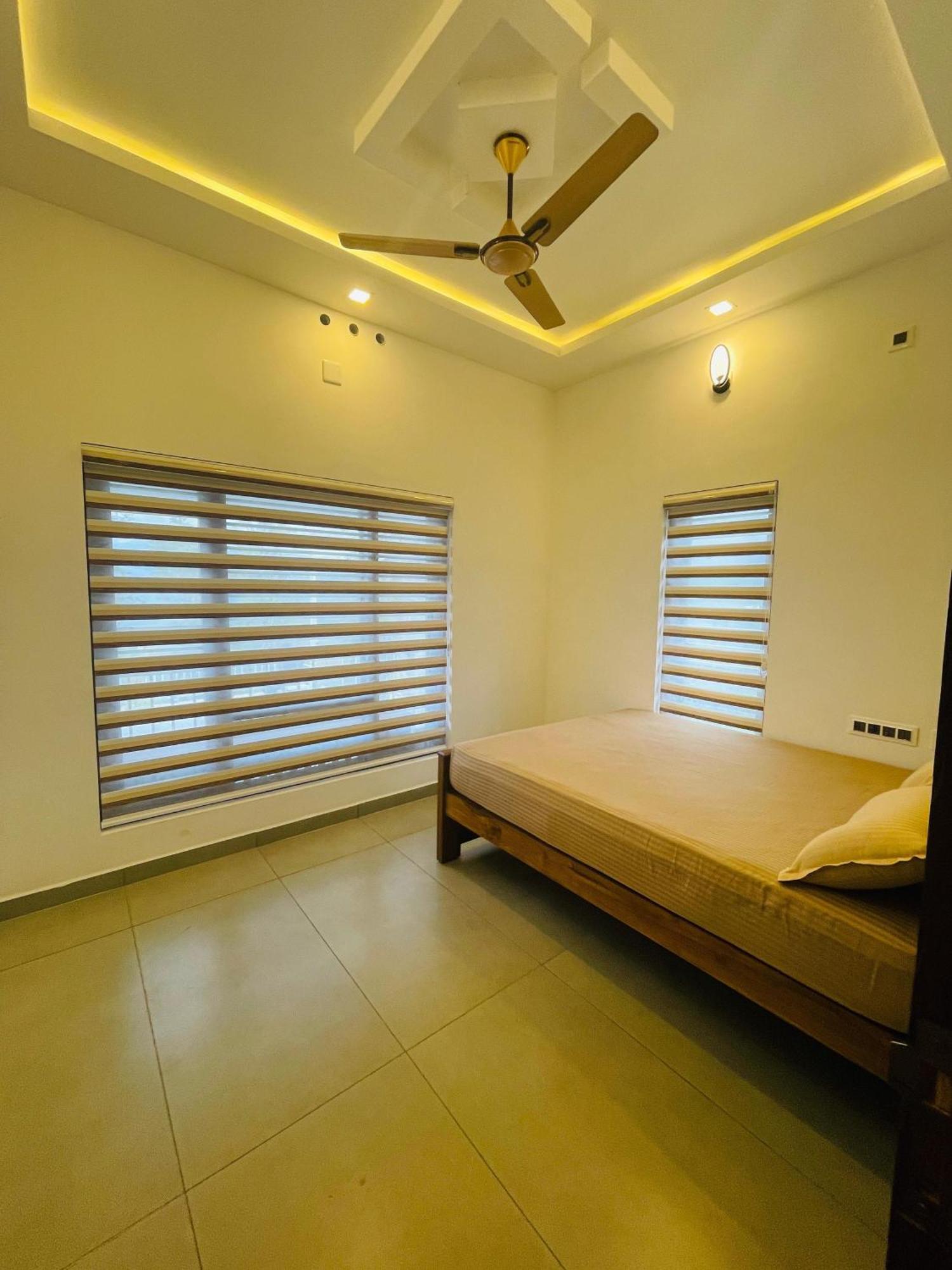 M R Holiday Home Vagamon Eksteriør bilde